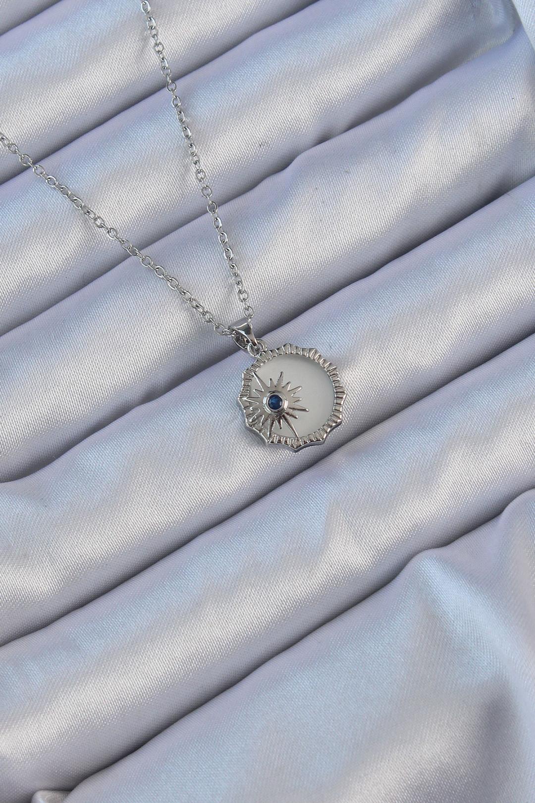 Gümüş Renk Zirkon Taşlı Mineli Kutup Yıldızı Kolye