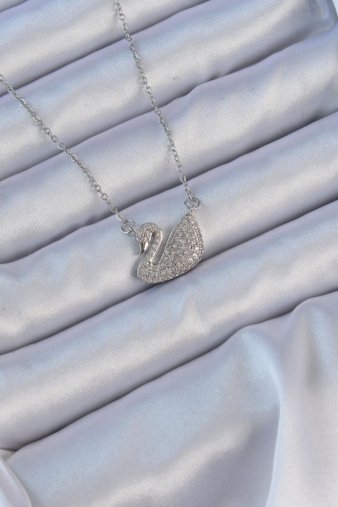 Çelik Zincir Gümüş Renk Zirkon Taşlı Kuğu Kolye