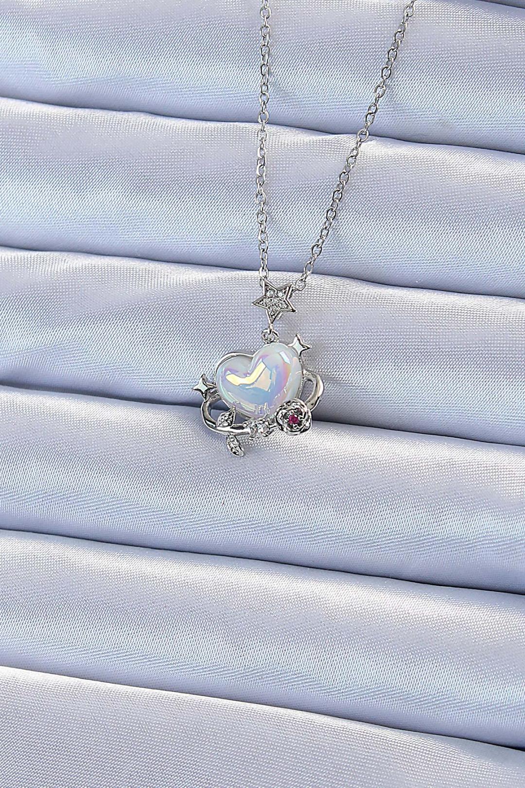 Zirkon Taşlı Gezegen Görünümlü Kalp Kolye