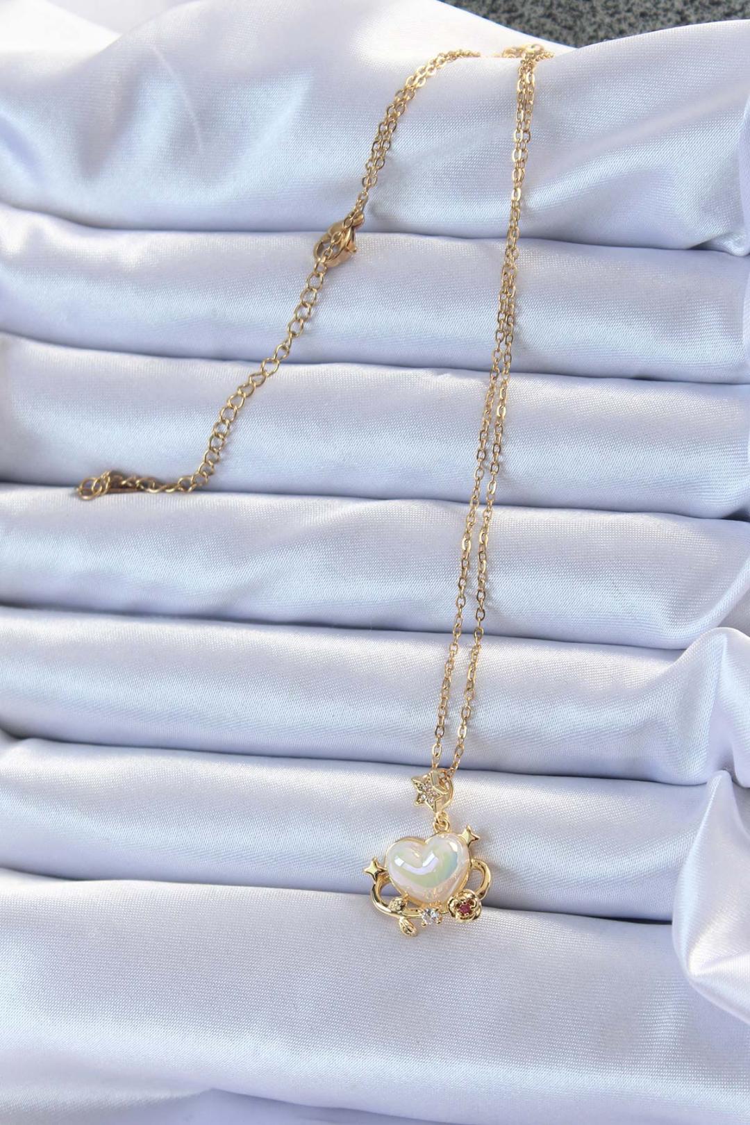 Zirkon Taşlı Gezegen Görünümlü Kalp Kolye