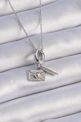 Çelik Gümüş Renk Kalp Detay Mektup Figür Charm Model Kadın Kolye
