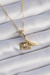Çelik Gold Renk Kalp Detay Mektup Figür Charm Model Kadın Kolye