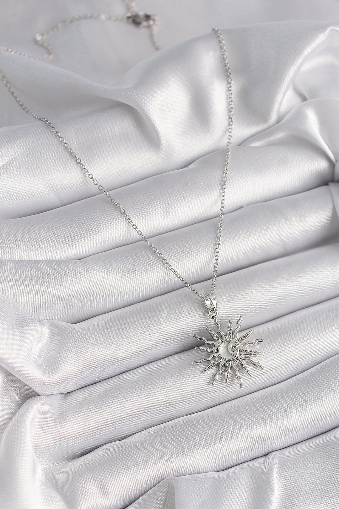 Çelik Gümüş Renk Zincir Zirkon Taşlı Güneş Model Sedefli Ay İşleme Detay Kadın Kolye