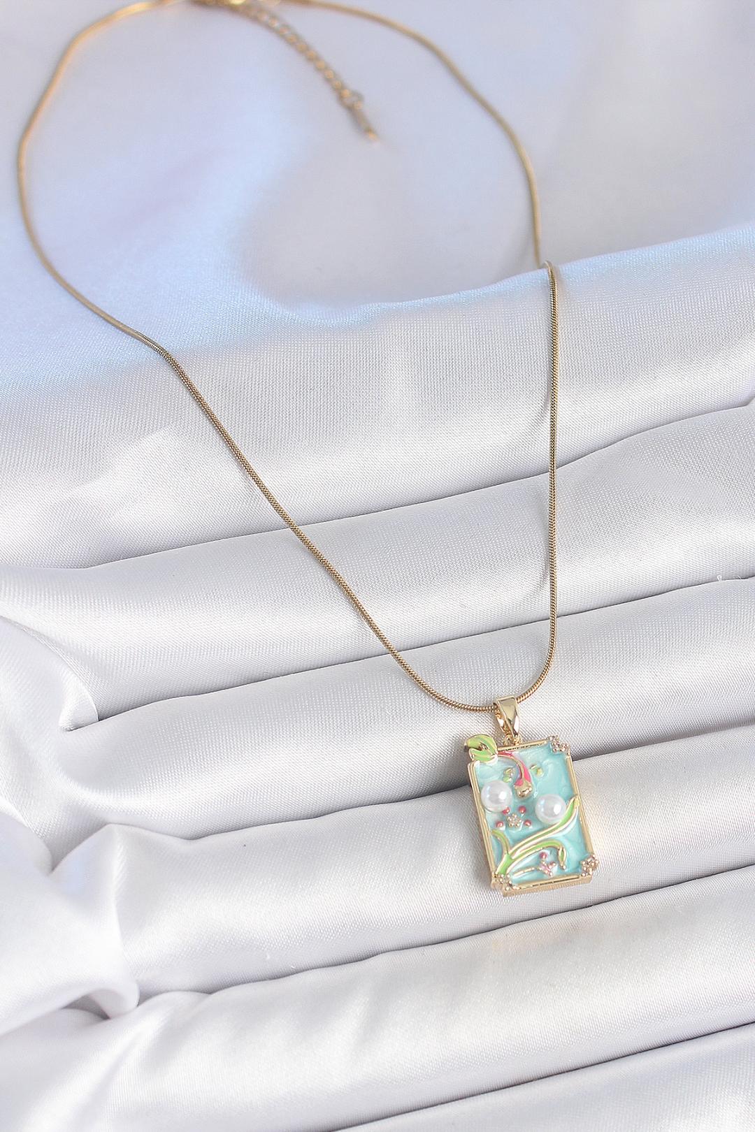 Çelik Gold Renk Zincir Mavi Mineli İncili Çiçek İşlemeli Portre Model Kadın Kolye