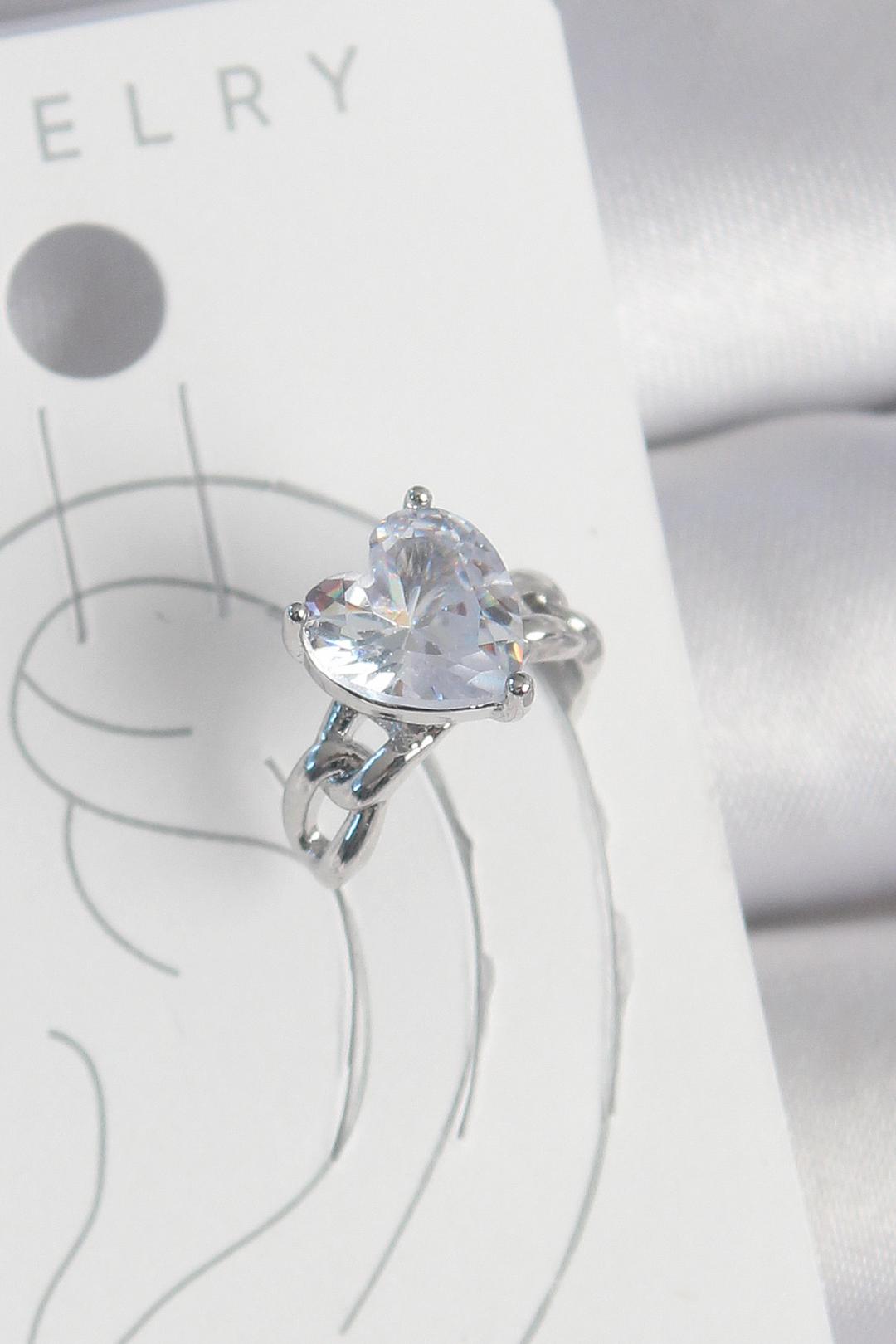 Gümüş Renk Zirkon Taşlı Kalp Model Kadın Kıkırdak Küpe