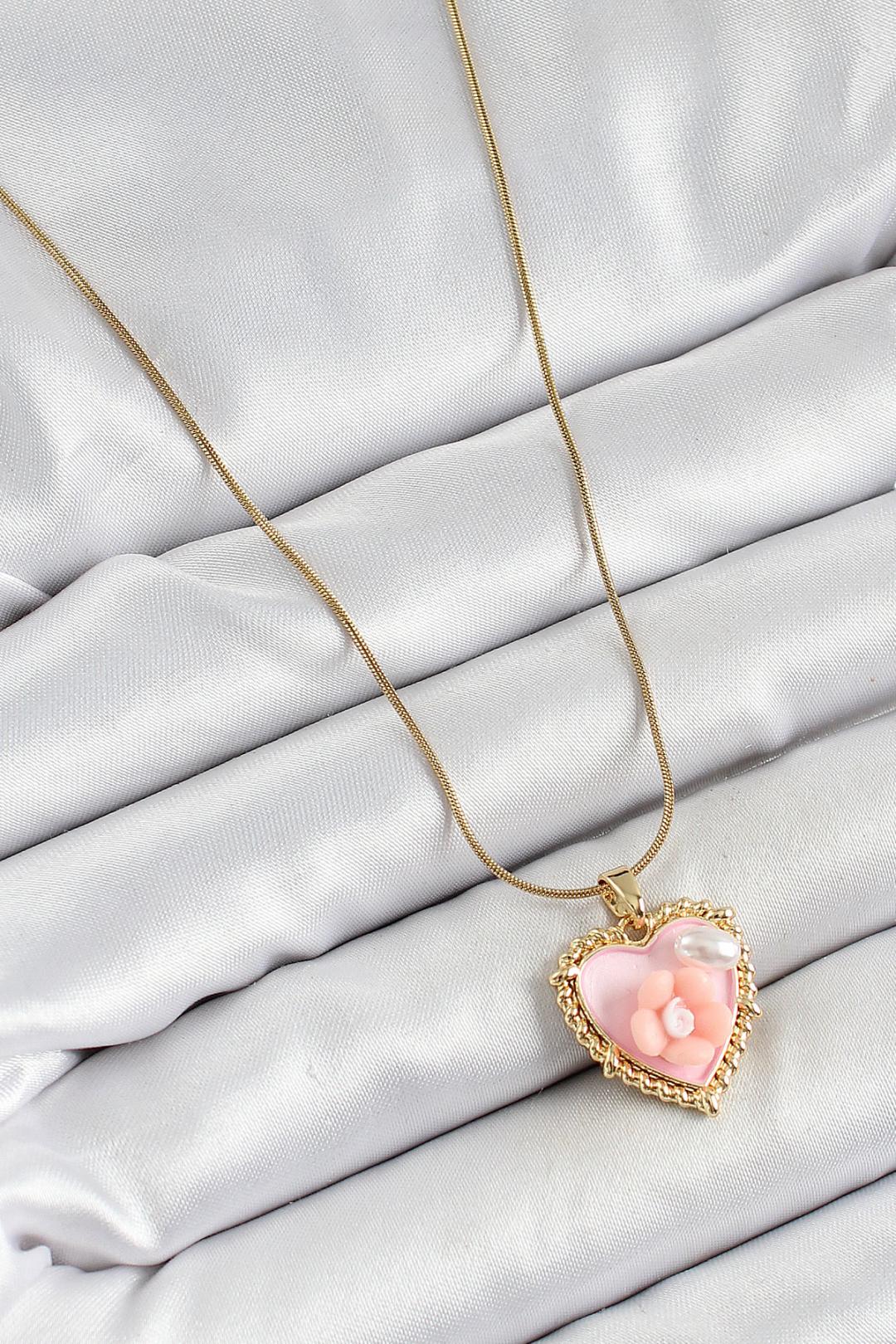 Pembe Sanatsal Portre İnci Detaylı Papatya Figürlü Kalp Model Gold Renk Kadın Kolye