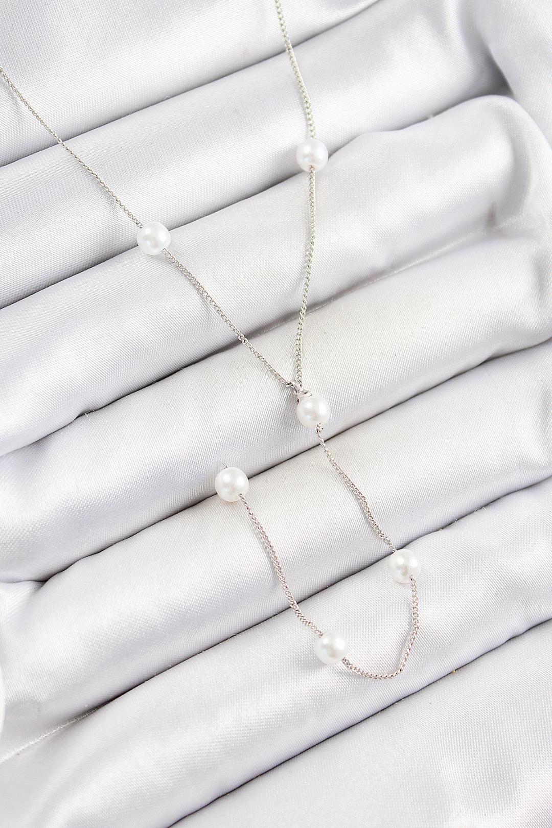 İnci Figürlü Y Model Gümüş Renk Kadın Kolye