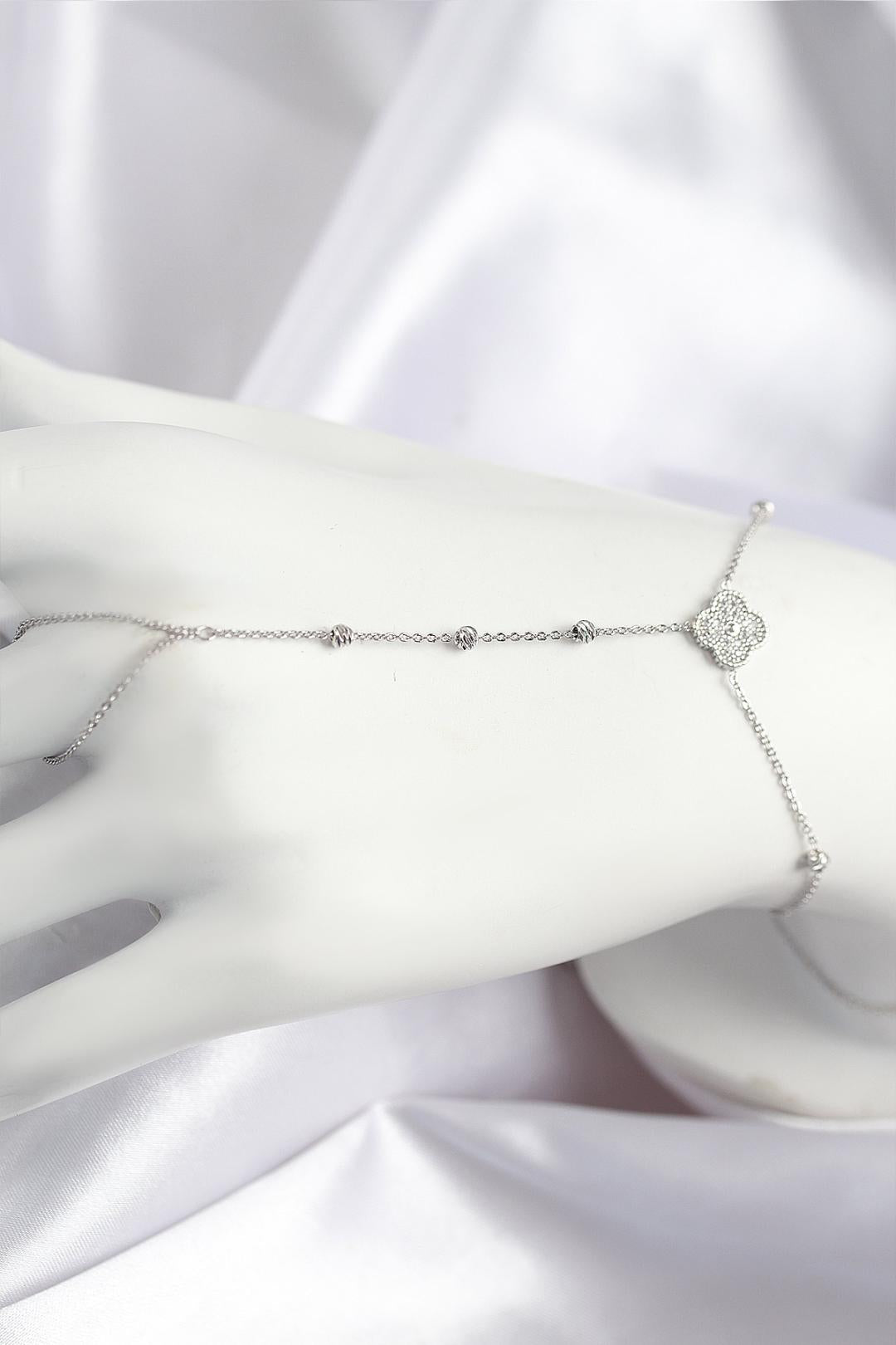 Pirinç Zirkon Taşlı Yonca Model Gümüş Renk Şahmeran