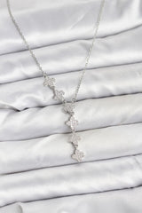 Çelik Zincir Gümüş Renk Yonca Model Kadın Kolye