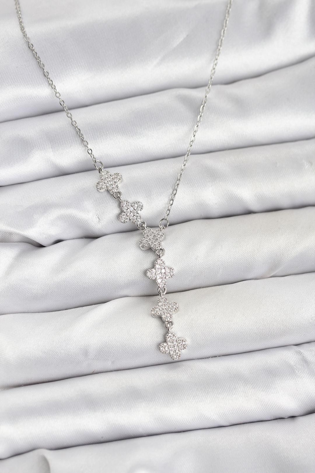 Çelik Zincir Gümüş Renk Yonca Model Kadın Kolye